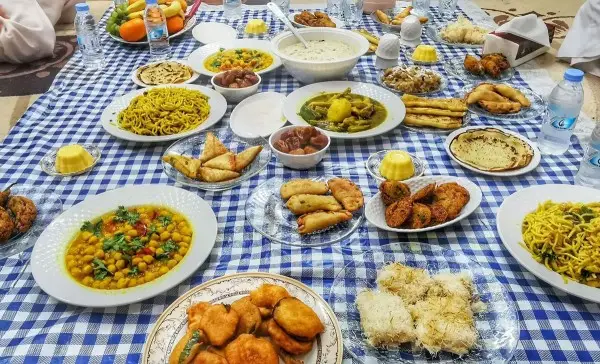 مطاعم توزيع الوجبات في الكويت ٦٦٠٦٨٧٧٣